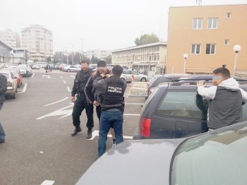 Trimis în judecată pentru omor calificat: a lovit cu maşina un poliţist de frontieră în timpul unui flagrant
